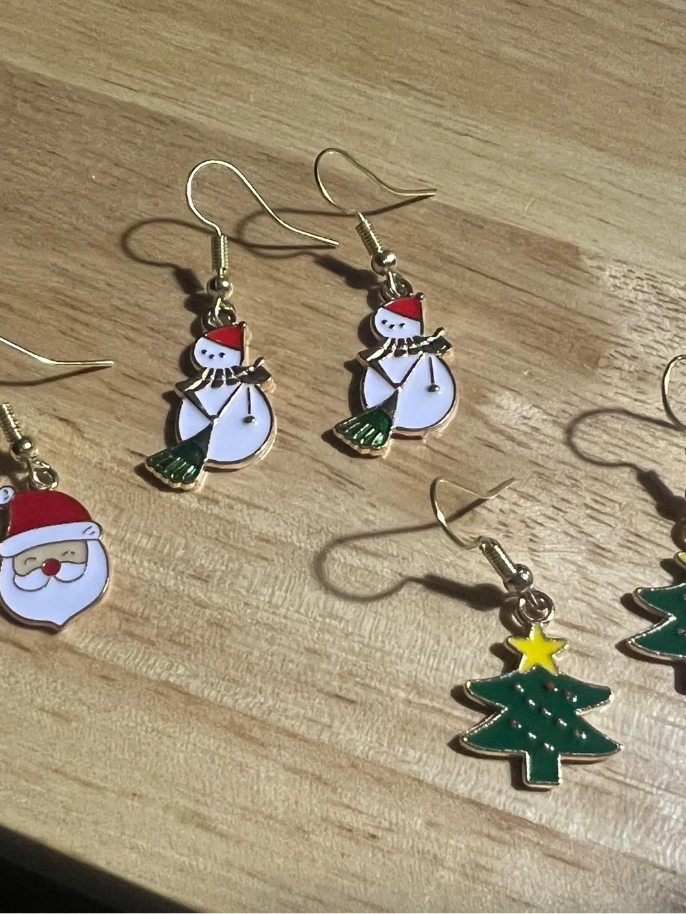 Festive Kids Snowman Dangle Earrings - White & Green E125